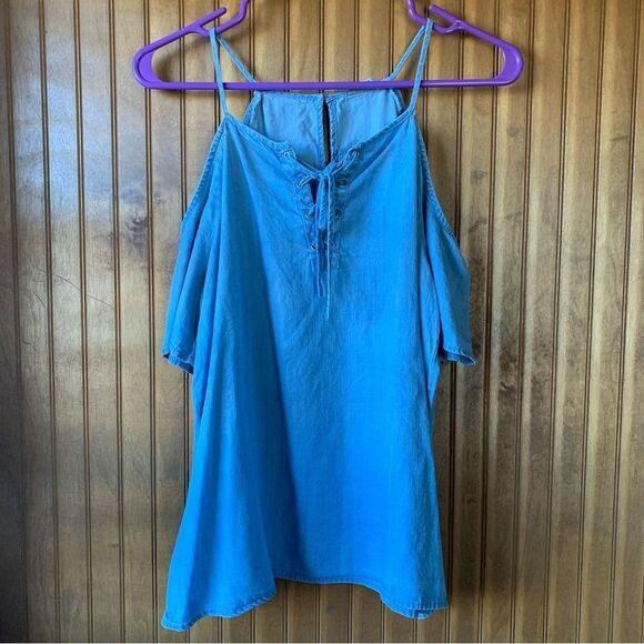 Paper Crane Chambray Cold shoulder Top - Women Small - Picture 2 of 9